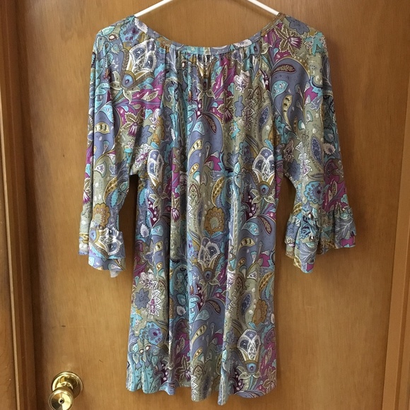 Artsy tunic top with bell sleeves - Picture 2 of 6